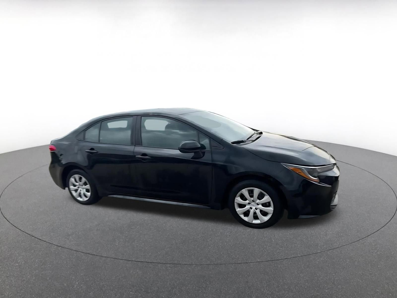 Used 2024 Toyota Corolla LE video 2
