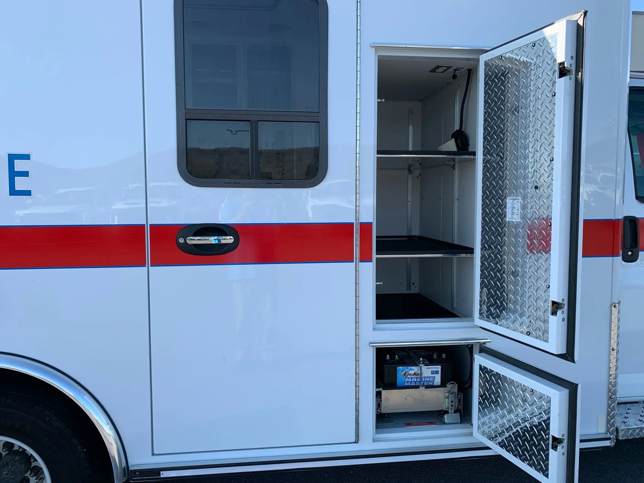 Used 2014 Chevrolet Express 4500 w/ Ambulance Package image 37