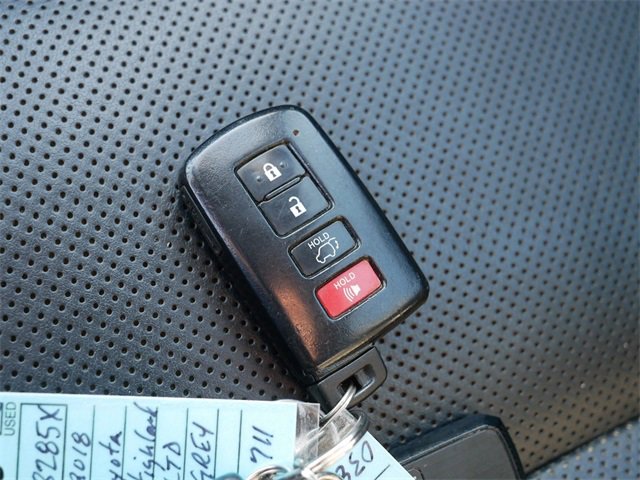 Used 2018 Toyota Highlander Limited Platinum image 36