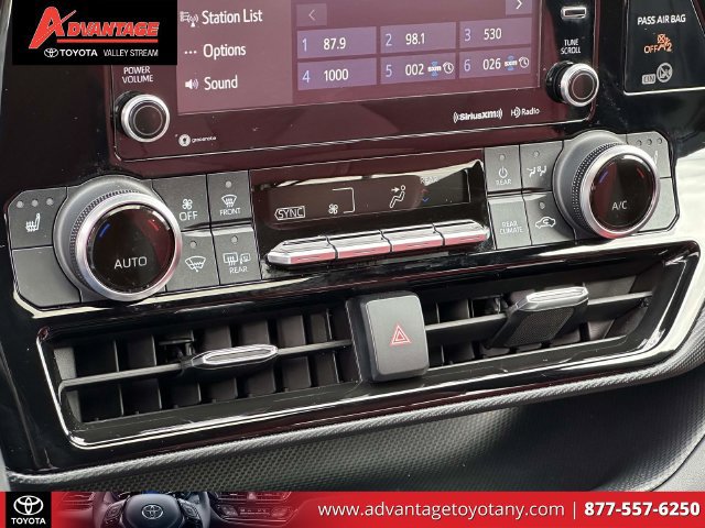Used 2022 Toyota Highlander XSE AWD/4WD image 35