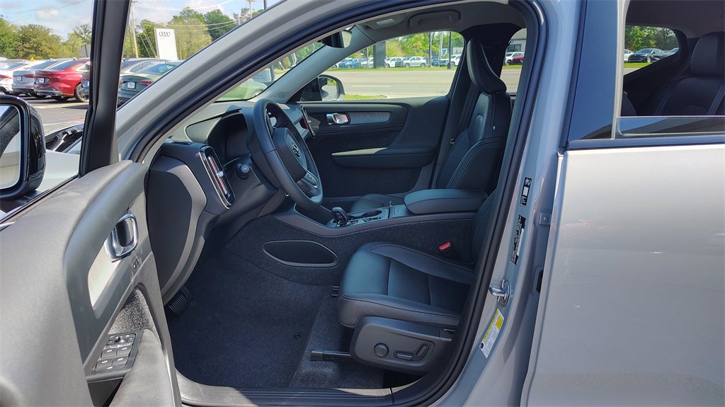 New 2026 Volvo XC40 B5 Core image 7