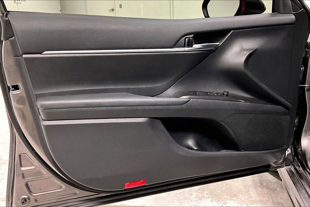 Used 2024 Toyota Camry SE image 20