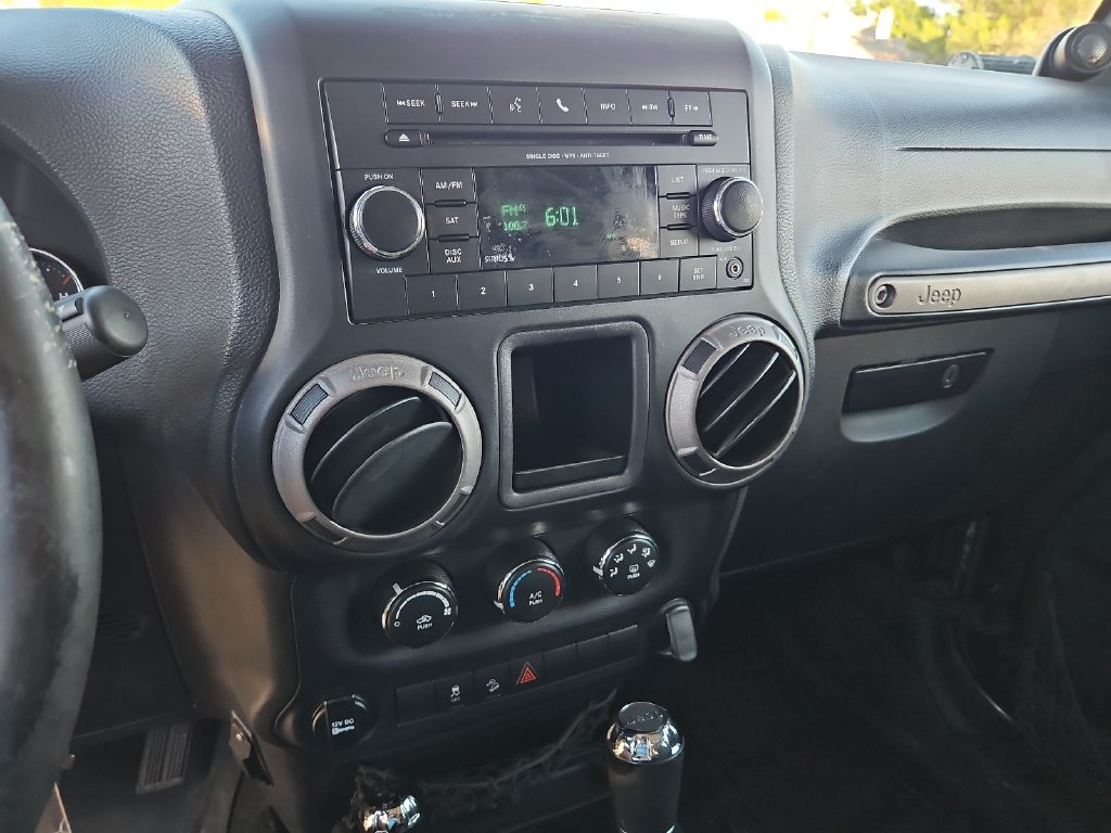 Used 2014 Jeep Wrangler Unlimited Sport AWD/4WD image 21