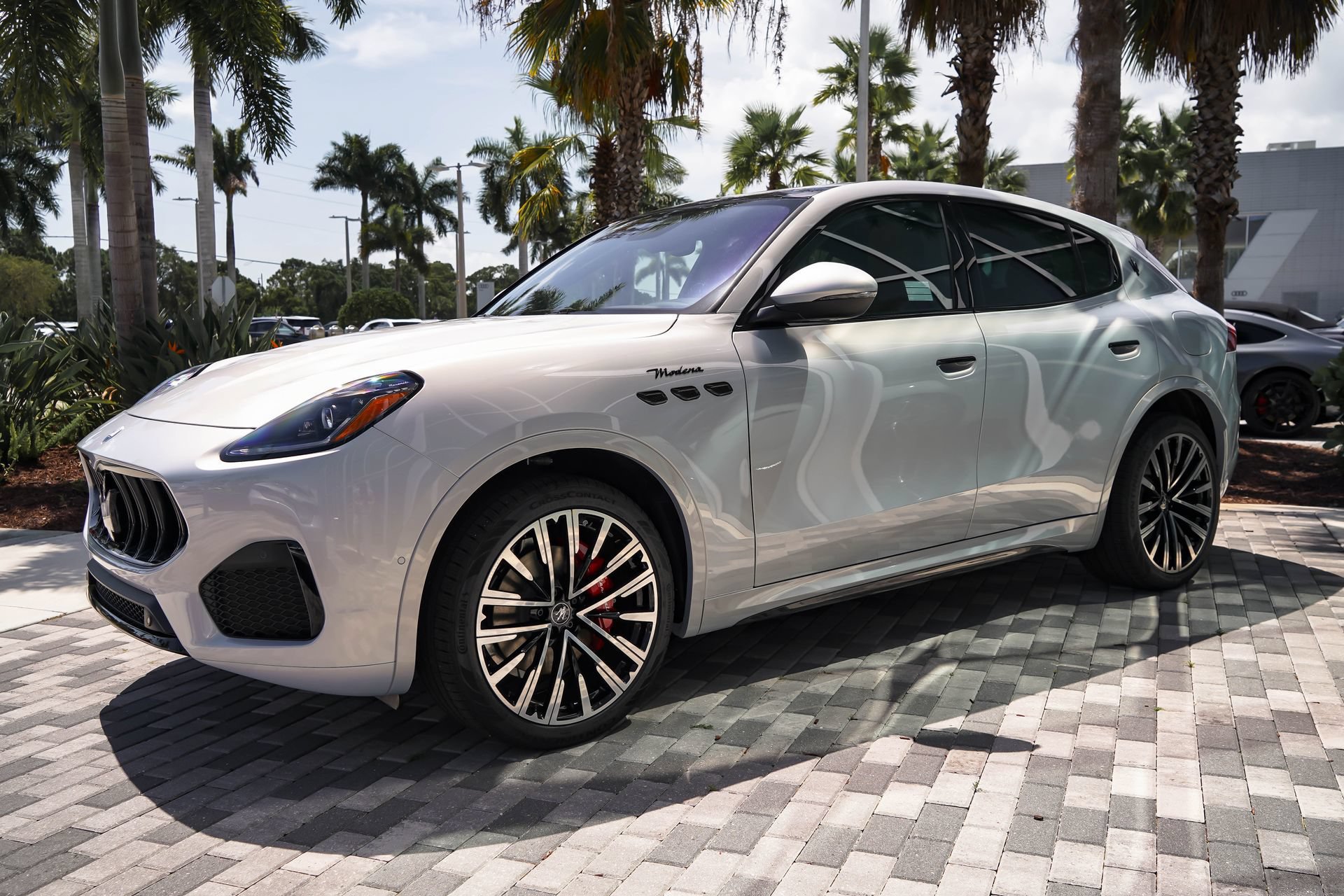 Used 2025 Maserati Grecale Modena AWD/4WD image 3