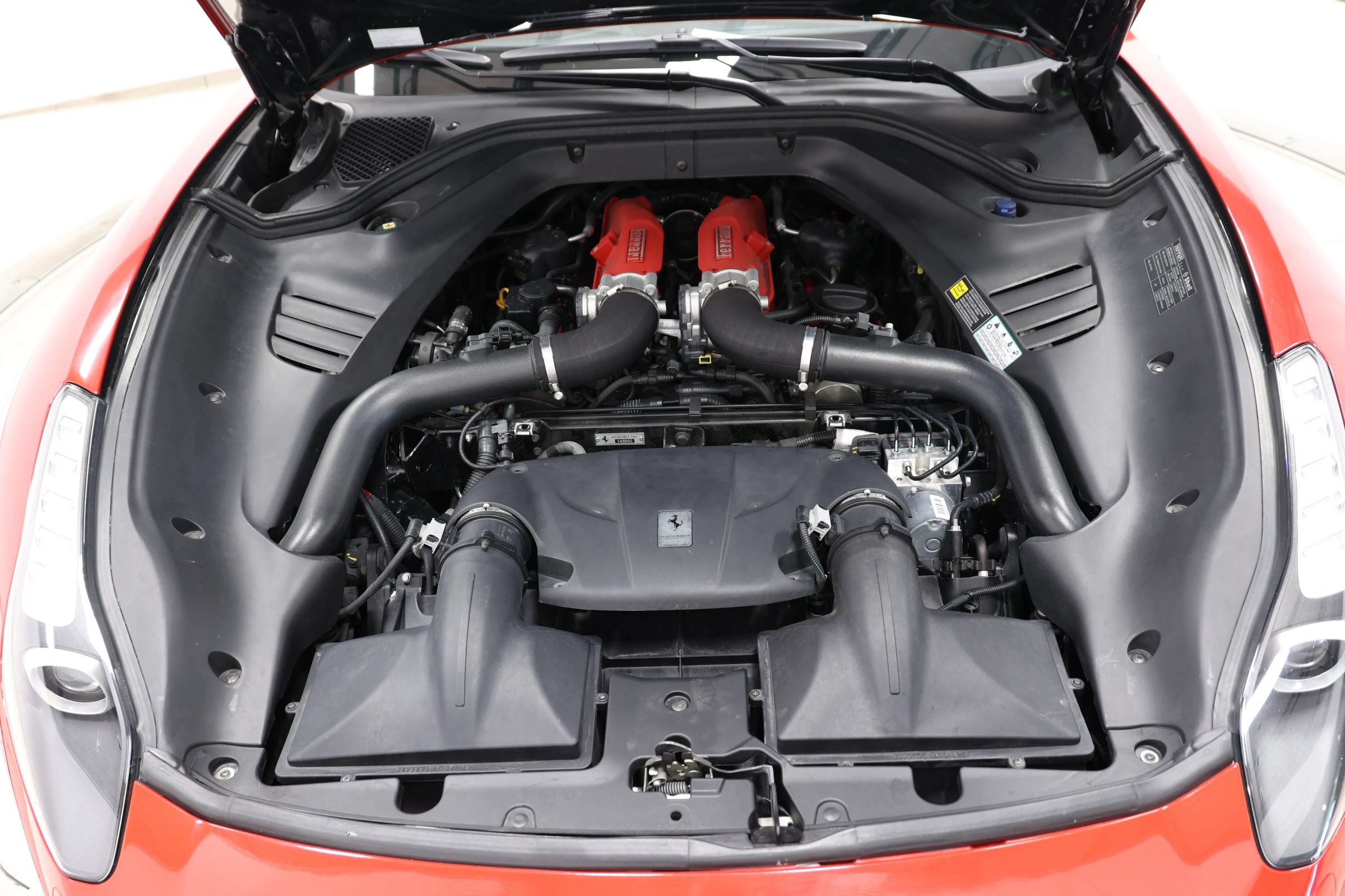 Used 2017 Ferrari California T RWD image 91