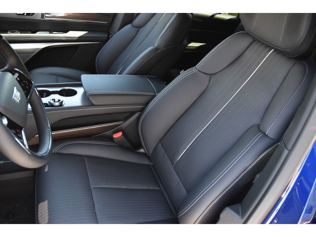 New 2026 Cadillac Vistiq Sport image 13