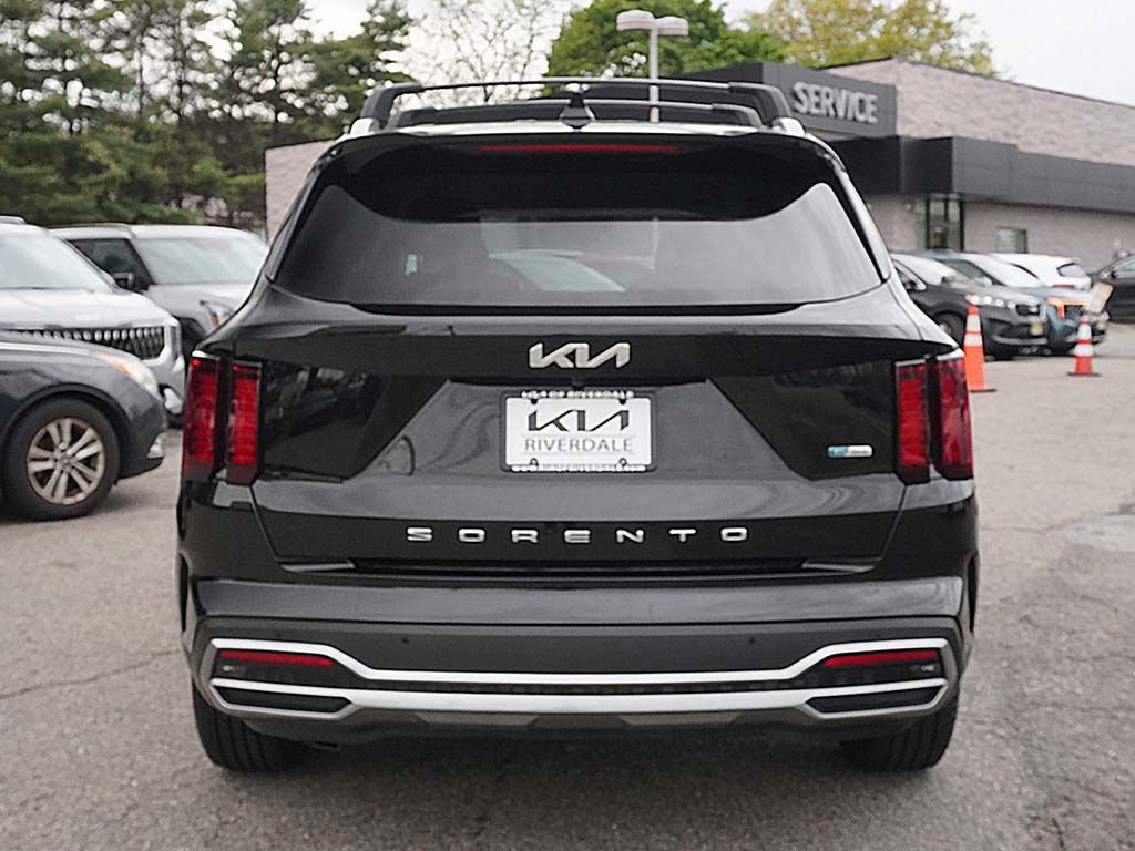Used 2022 Kia Sorento S FWD image 13