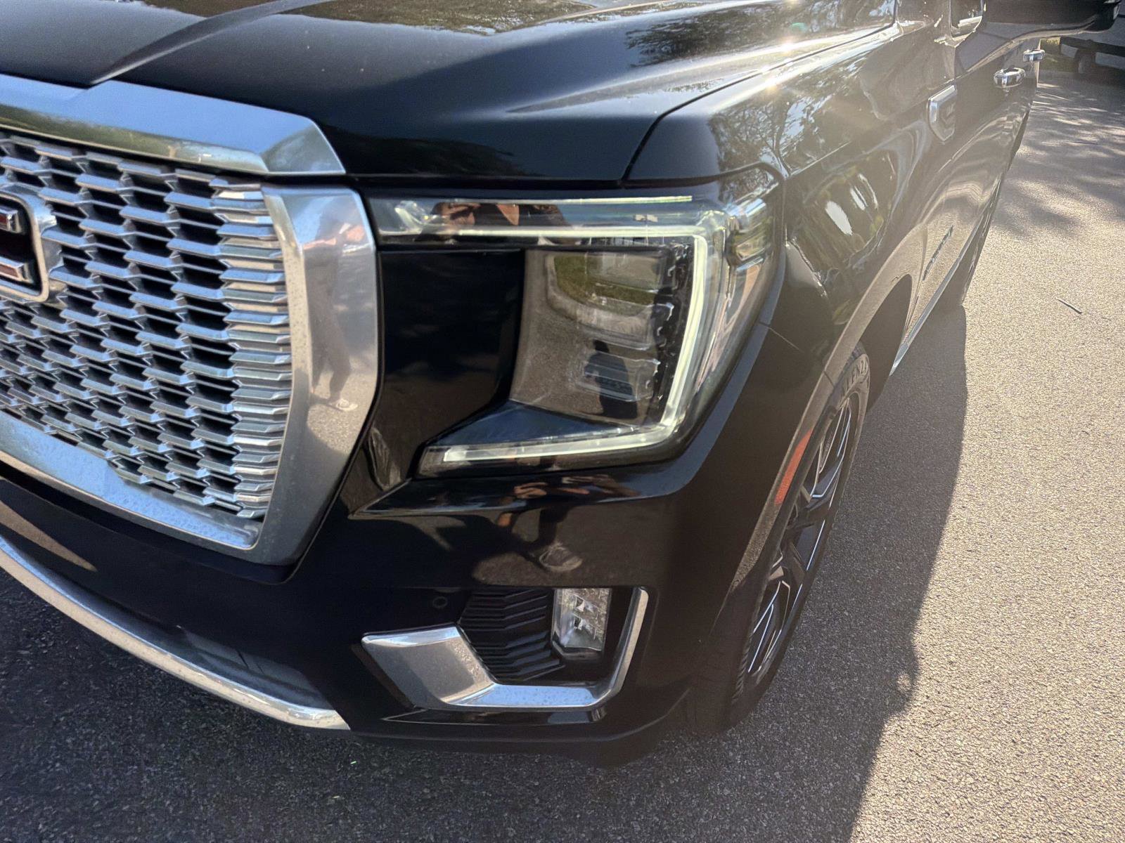 Used 2023 GMC Yukon Denali RWD image 9