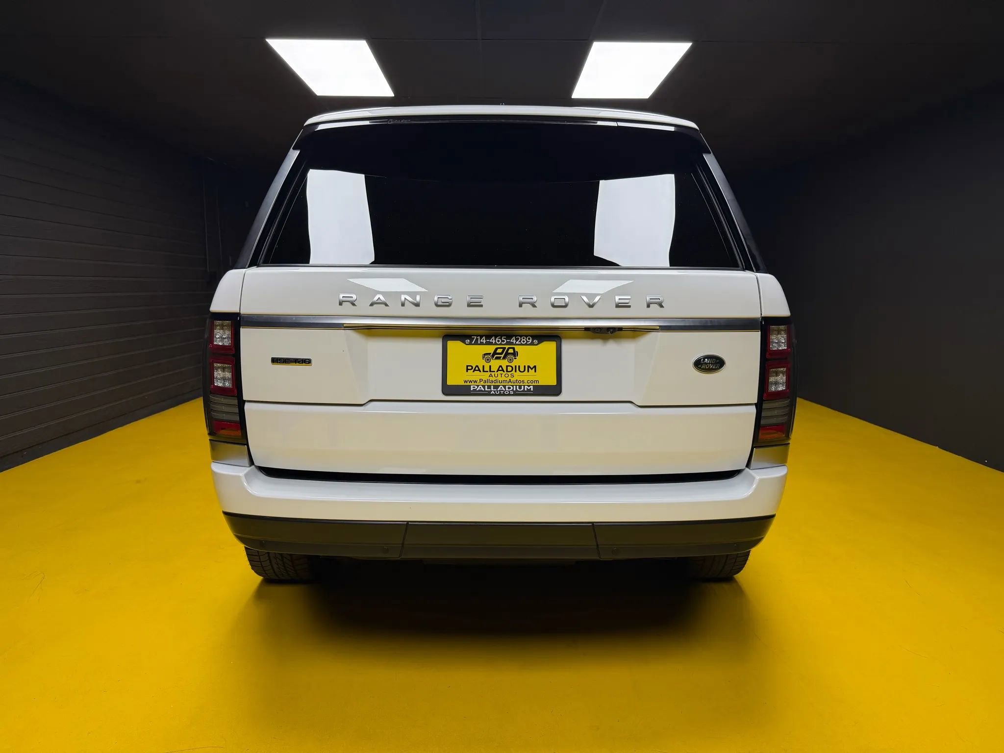 Used 2016 Land Rover Range Rover HSE image 5