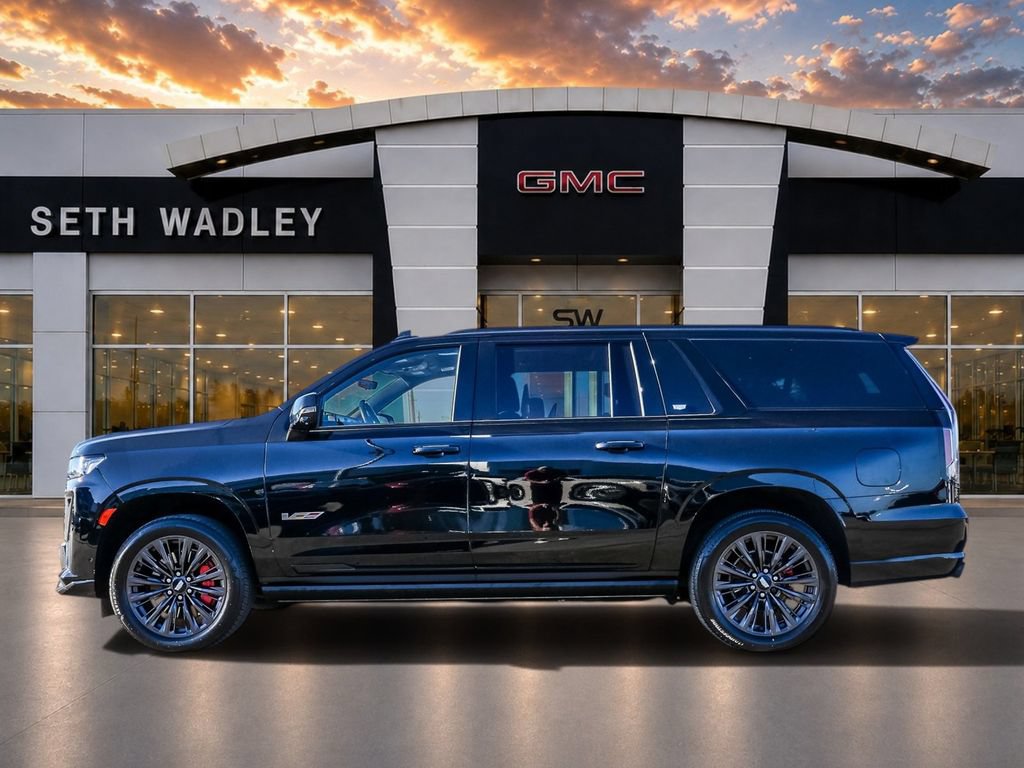 Used 2023 Cadillac Escalade ESV V w/ LPO, ONYX Package AWD/4WD image 4