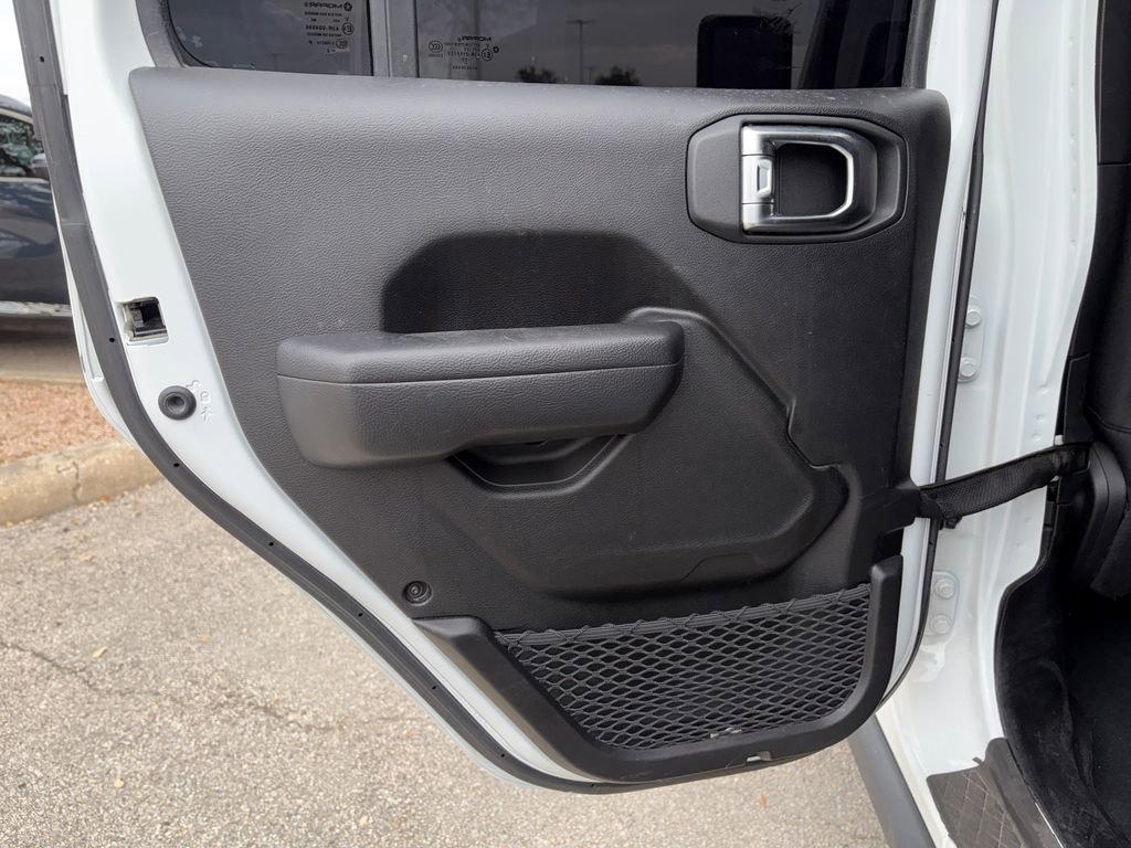 Used 2022 Jeep Wrangler Unlimited Rubicon 4xe image 25