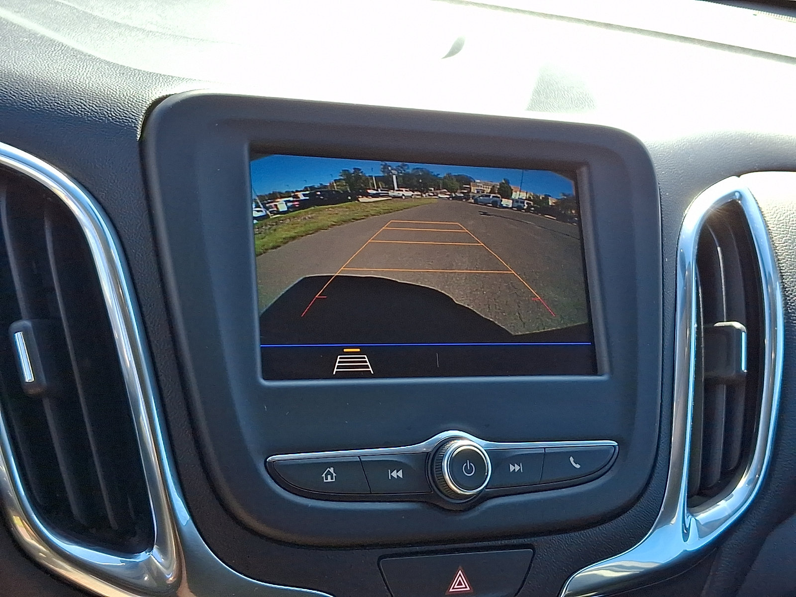 Used 2020 Chevrolet Equinox LT AWD/4WD image 17