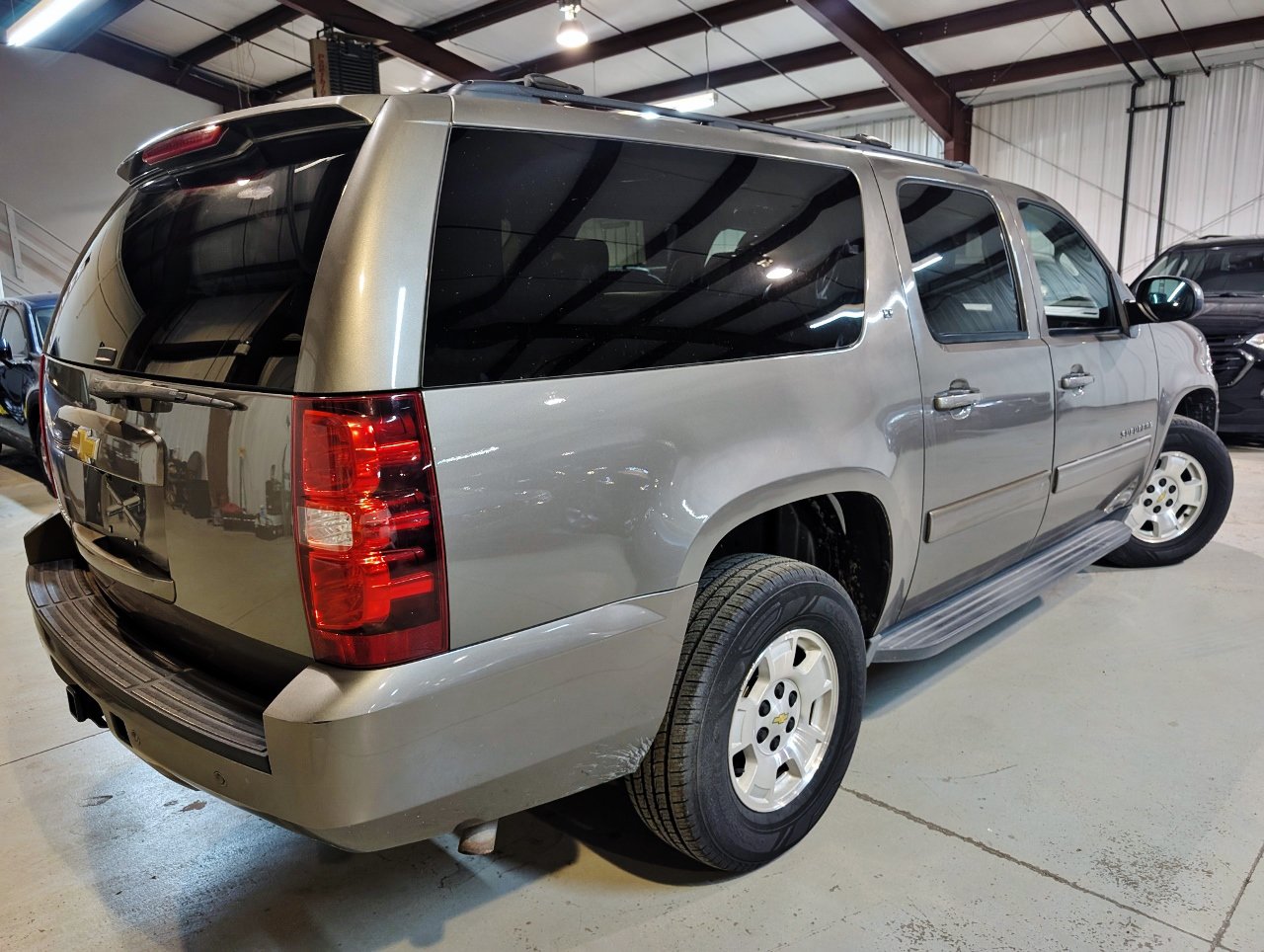 Used 2014 Chevrolet Suburban LT AWD/4WD image 8