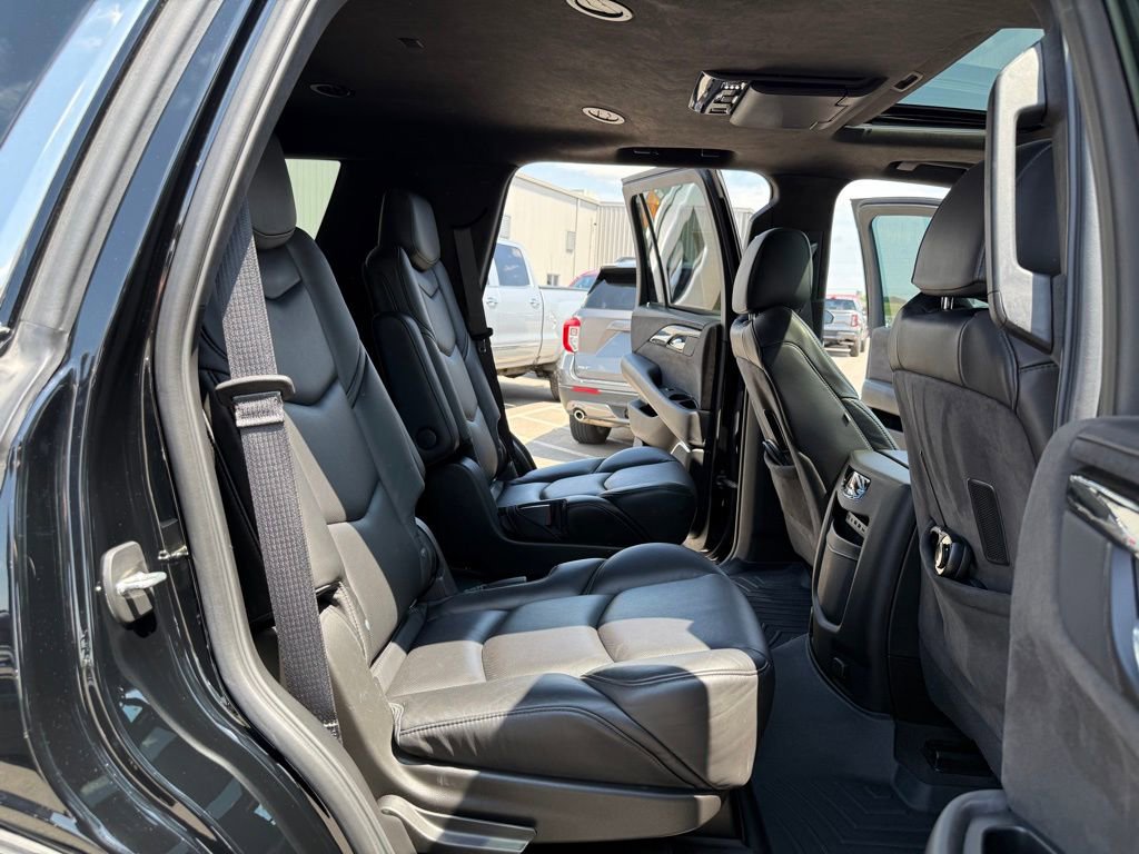 Used 2020 Cadillac Escalade Platinum AWD/4WD image 23