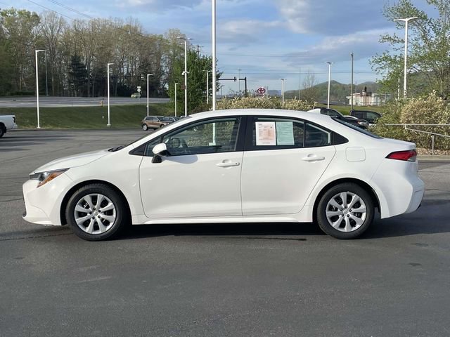 Used 2024 Toyota Corolla LE image 2