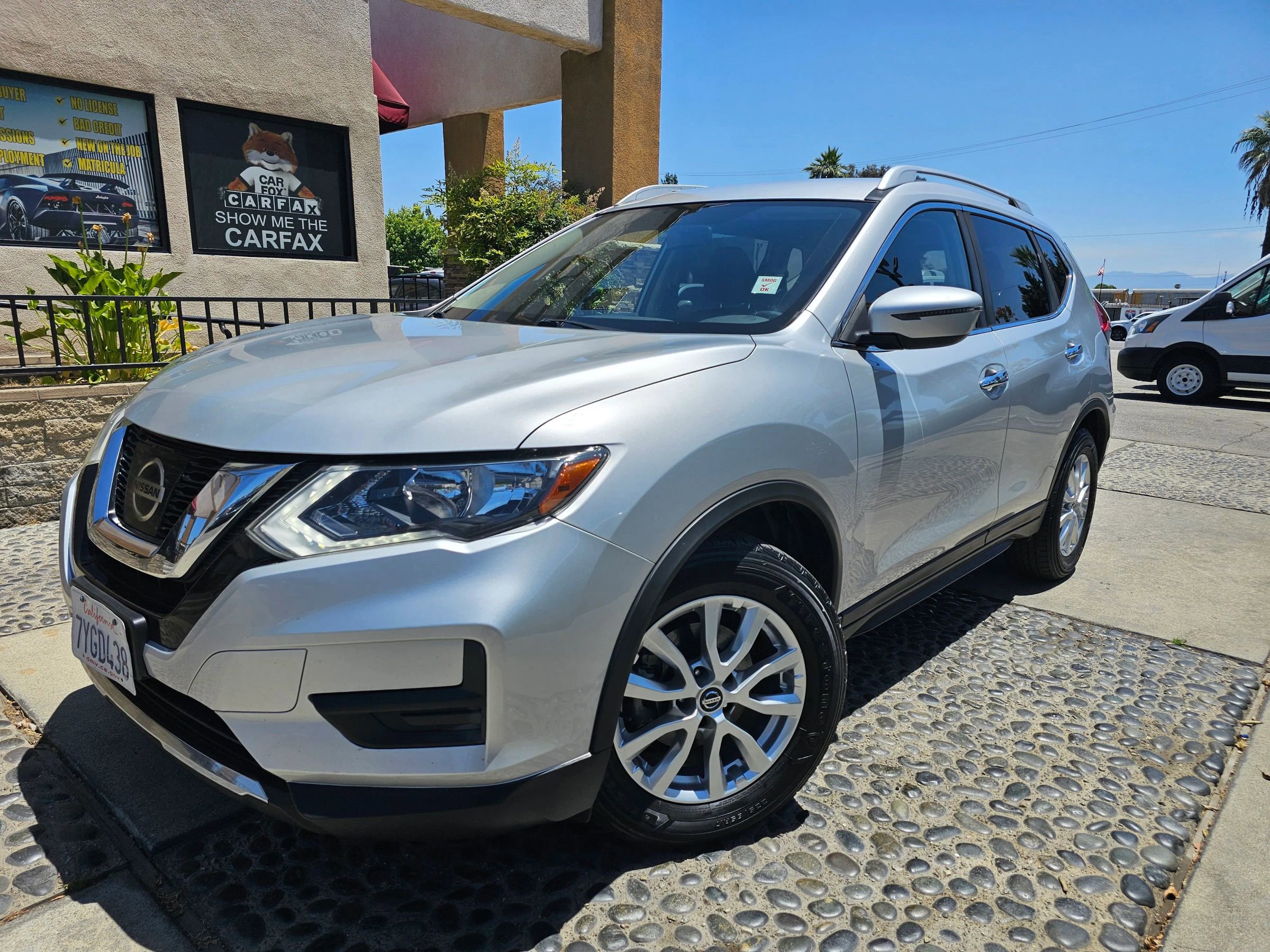 Used 2017 Nissan Rogue SV