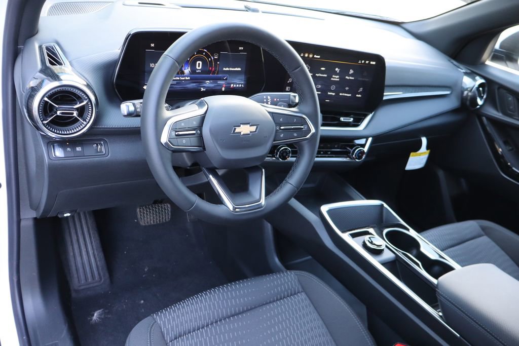 New 2026 Chevrolet Equinox LT w/ Safety and Technology Package FWD image 6