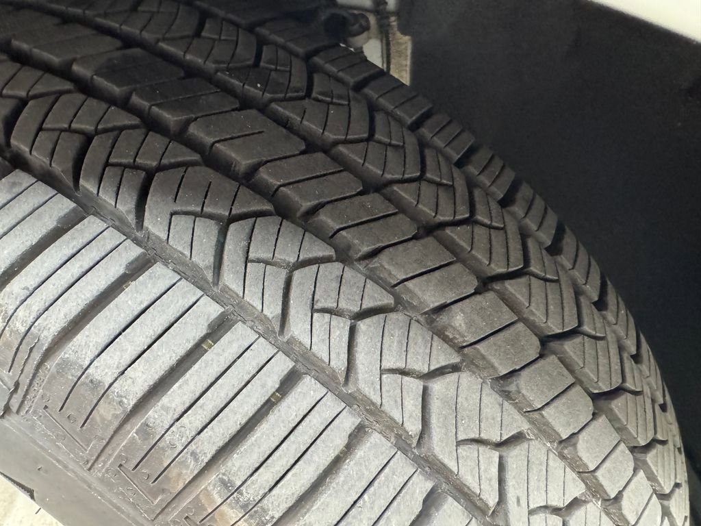 Used 2017 Cadillac XT5 Luxury w/ Driver Awareness Package image 28