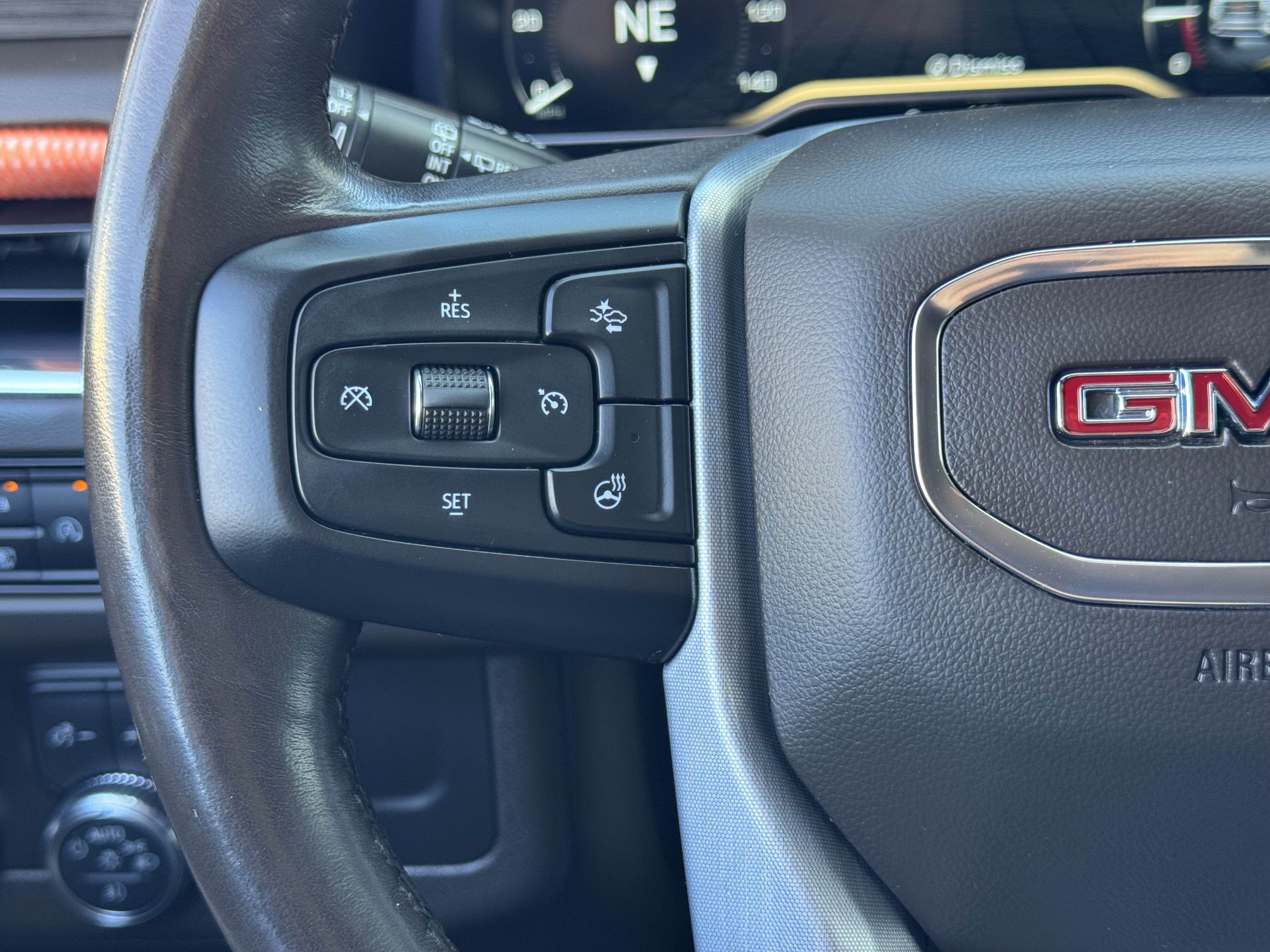 Certified 2022 GMC Yukon SLT w/ SLT Luxury Package RWD image 35