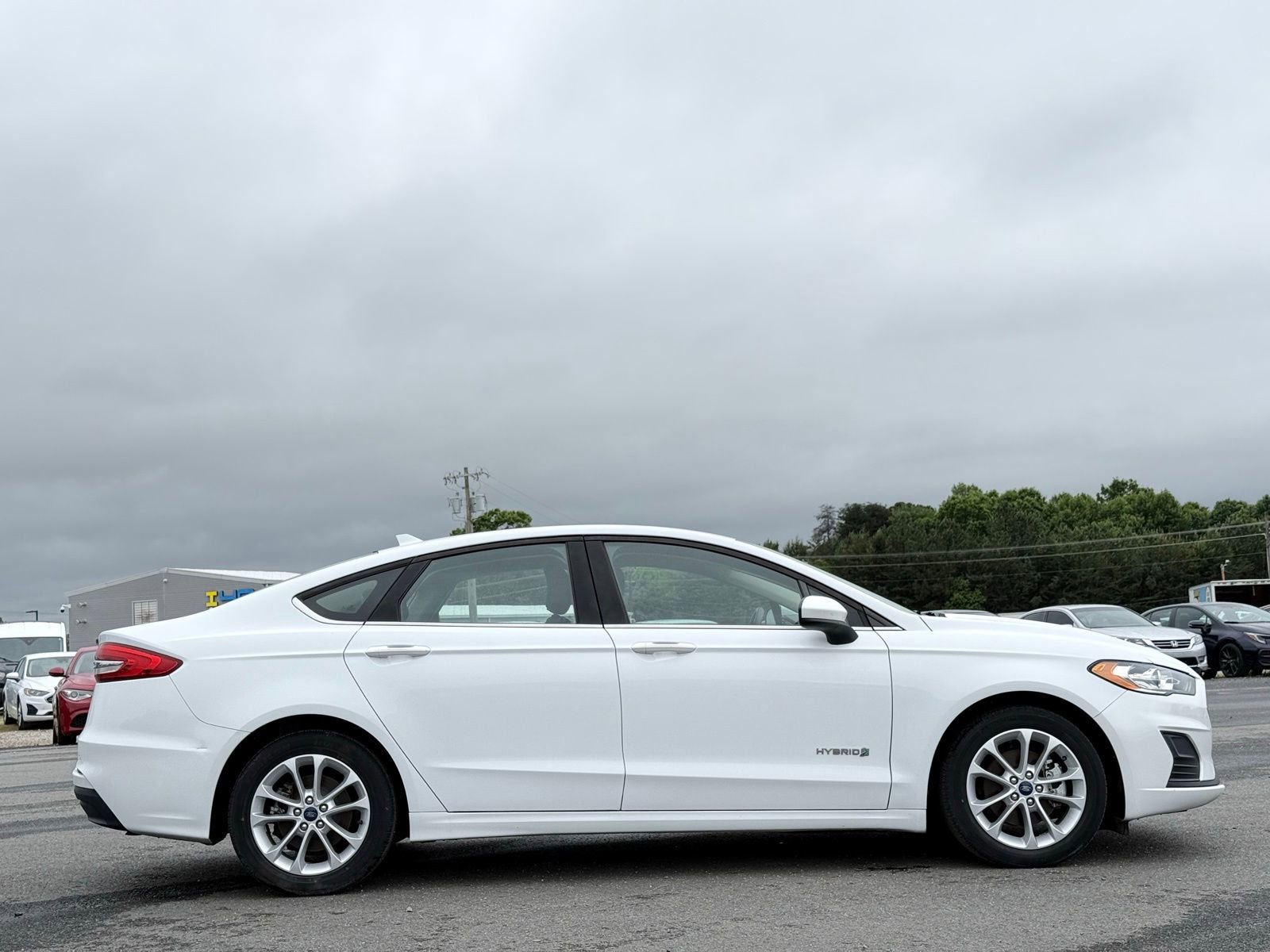 Used 2019 Ford Fusion SE FWD image 7