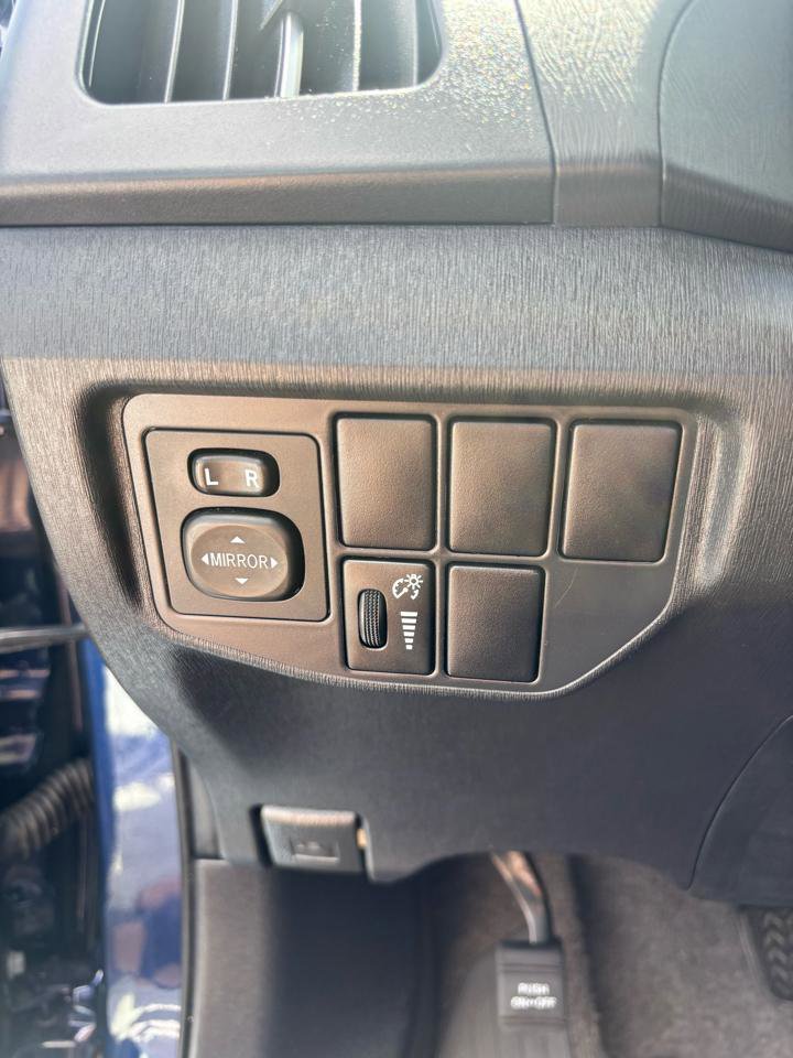 Used 2014 Toyota Prius Two FWD image 10