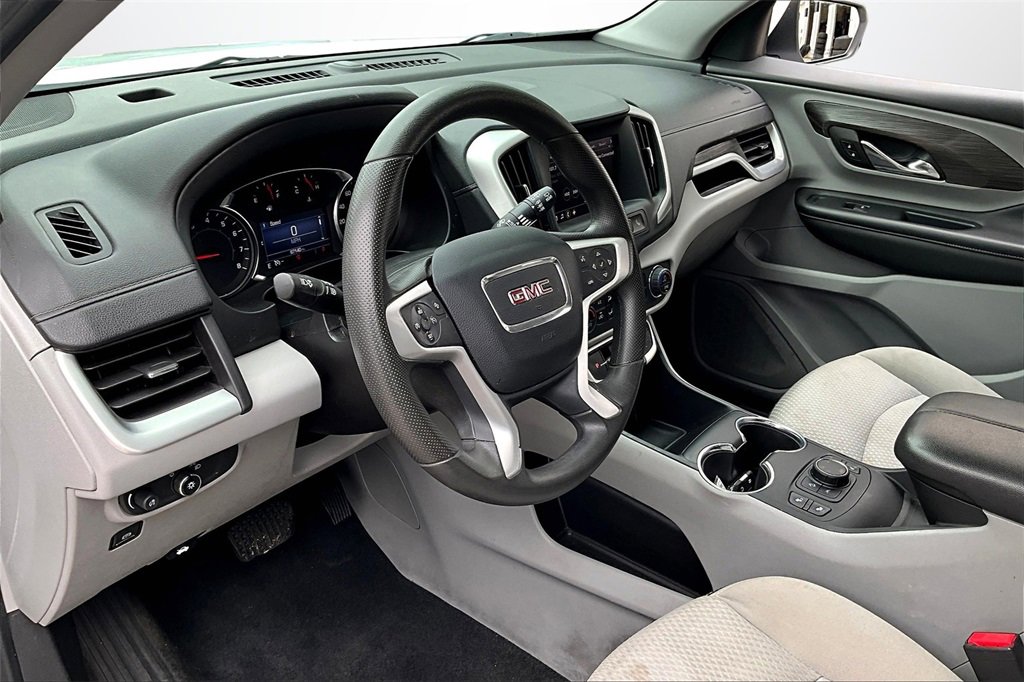 Used 2023 GMC Terrain SLE w/ Driver Convenience Package image 17