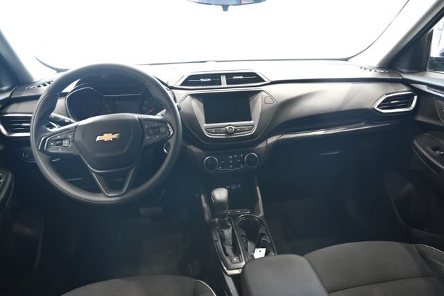 Used 2023 Chevrolet TrailBlazer LT FWD image 12