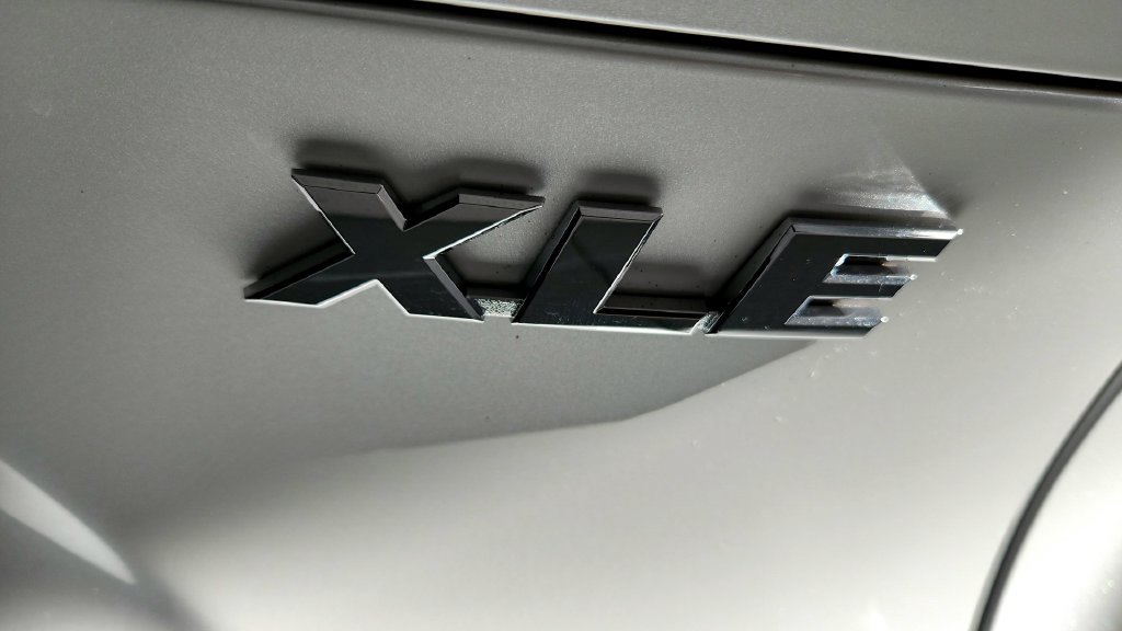 Certified 2023 Toyota Venza XLE AWD/4WD image 14