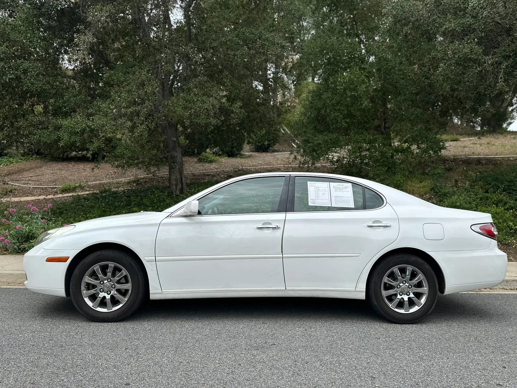 Used 2002 Lexus ES 330 FWD image 2