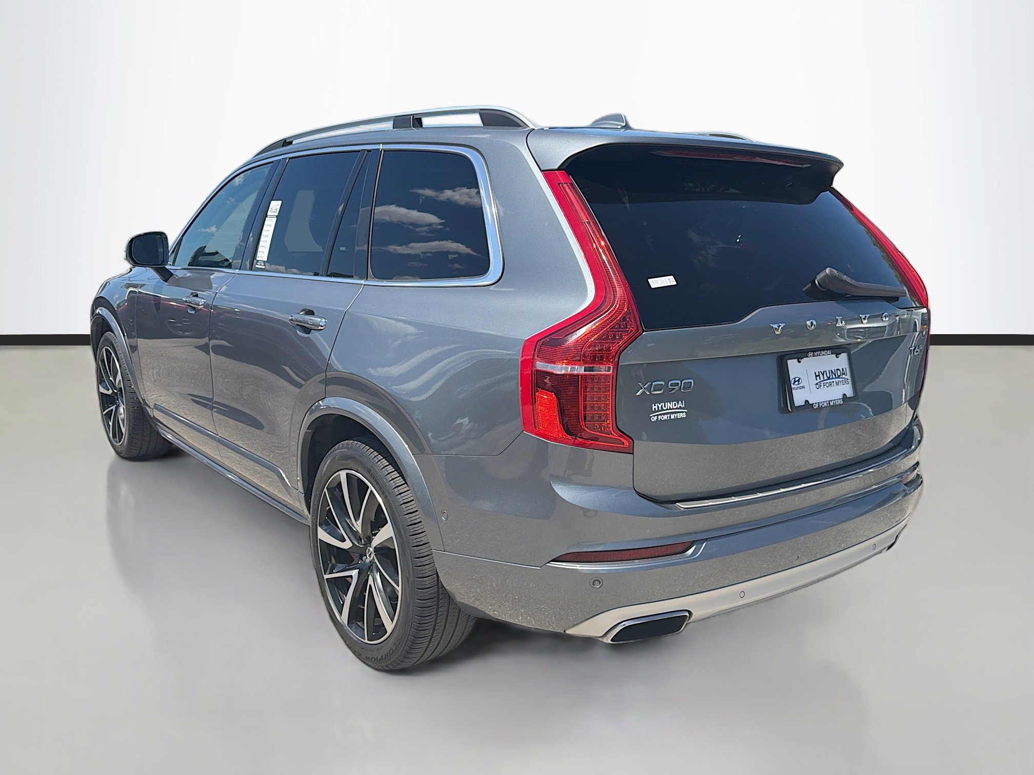 Used 2019 Volvo XC90 T6 Momentum w/ Advanced Package image 5