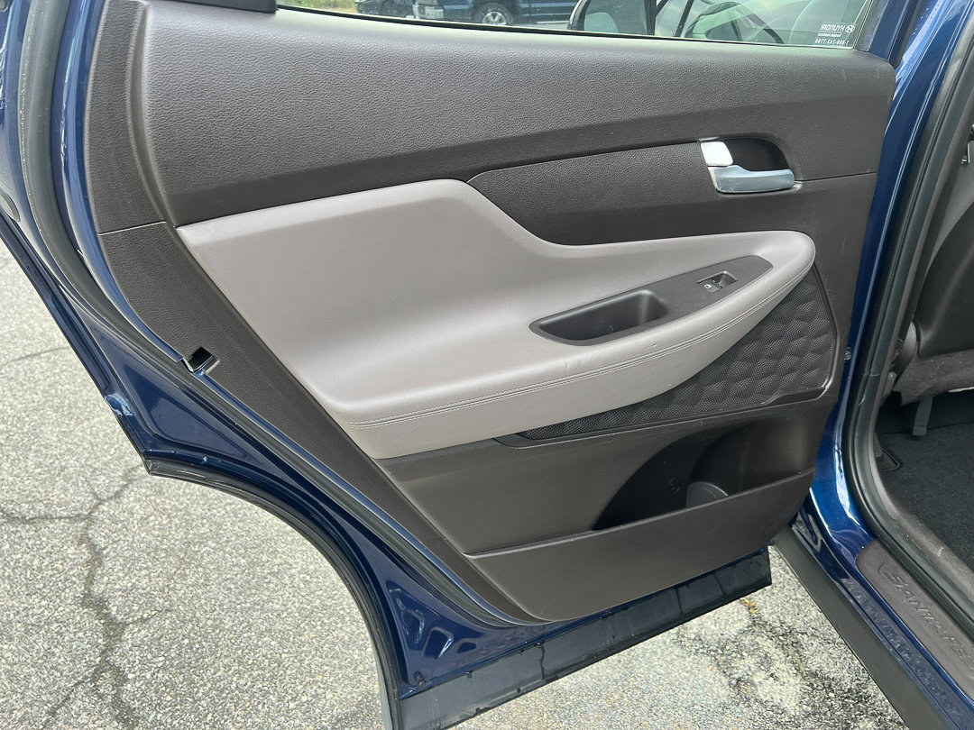 Used 2019 Hyundai Santa Fe SE image 21