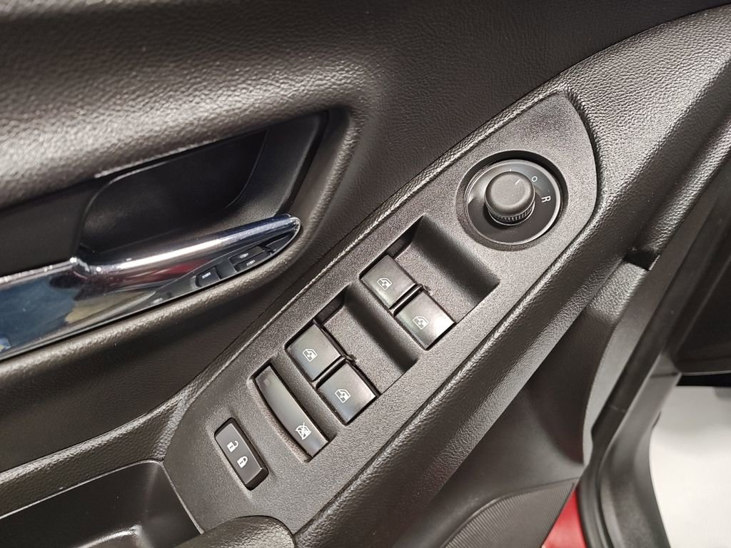 Used 2019 Chevrolet Trax LT AWD/4WD image 17