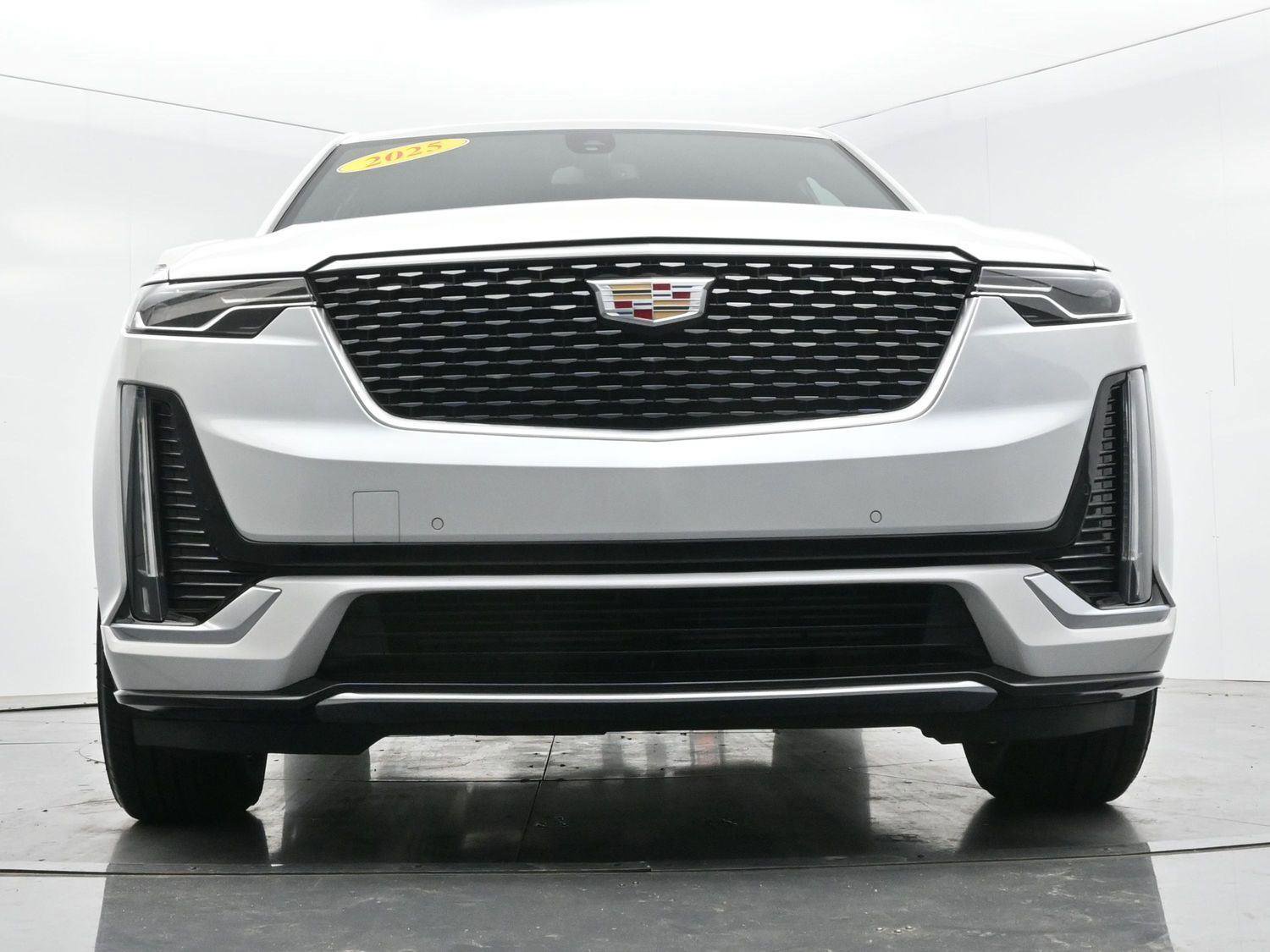 Certified 2025 Cadillac XT6 Luxury FWD image 52