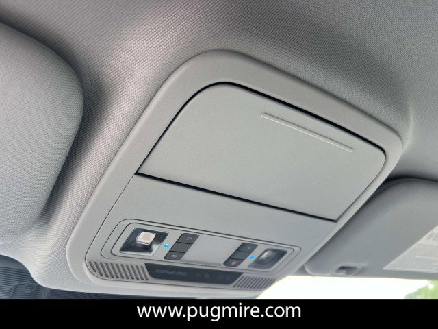 Used 2021 Ford Explorer XLT w/ Equipment Group 202A RWD image 31