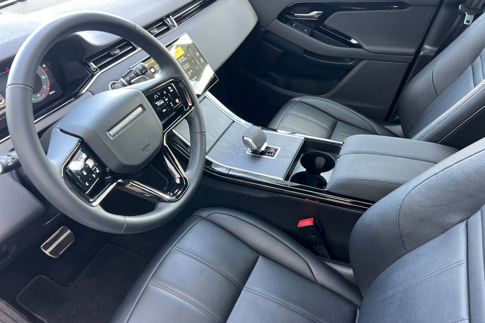 Used 2024 Land Rover Range Rover Evoque Dynamic SE image 4