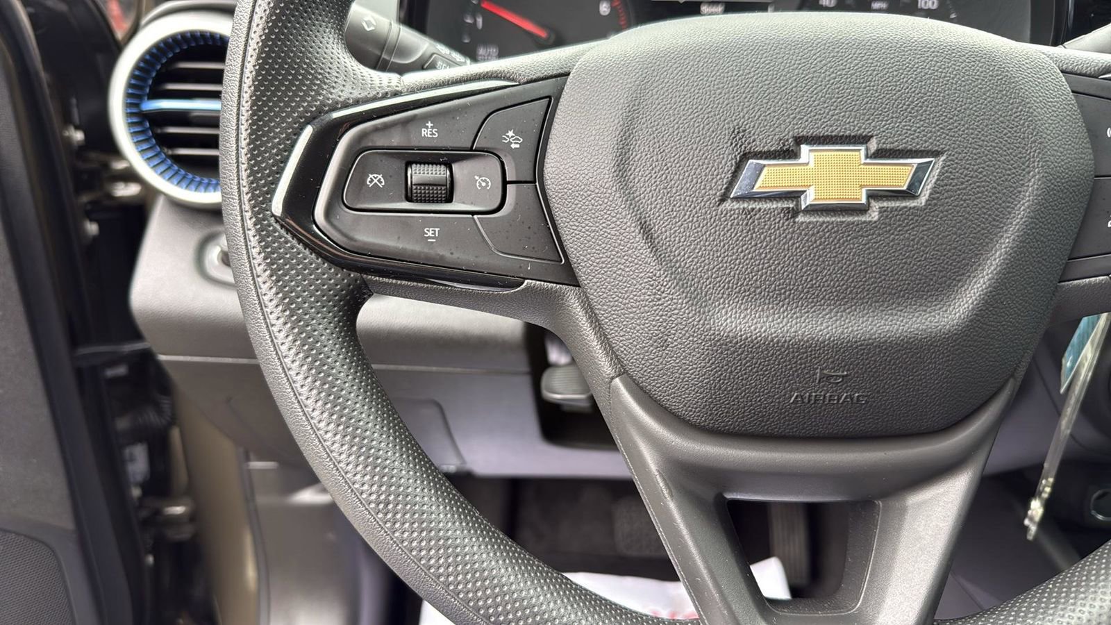 Used 2024 Chevrolet Trax LS w/ LS Convenience Package image 17