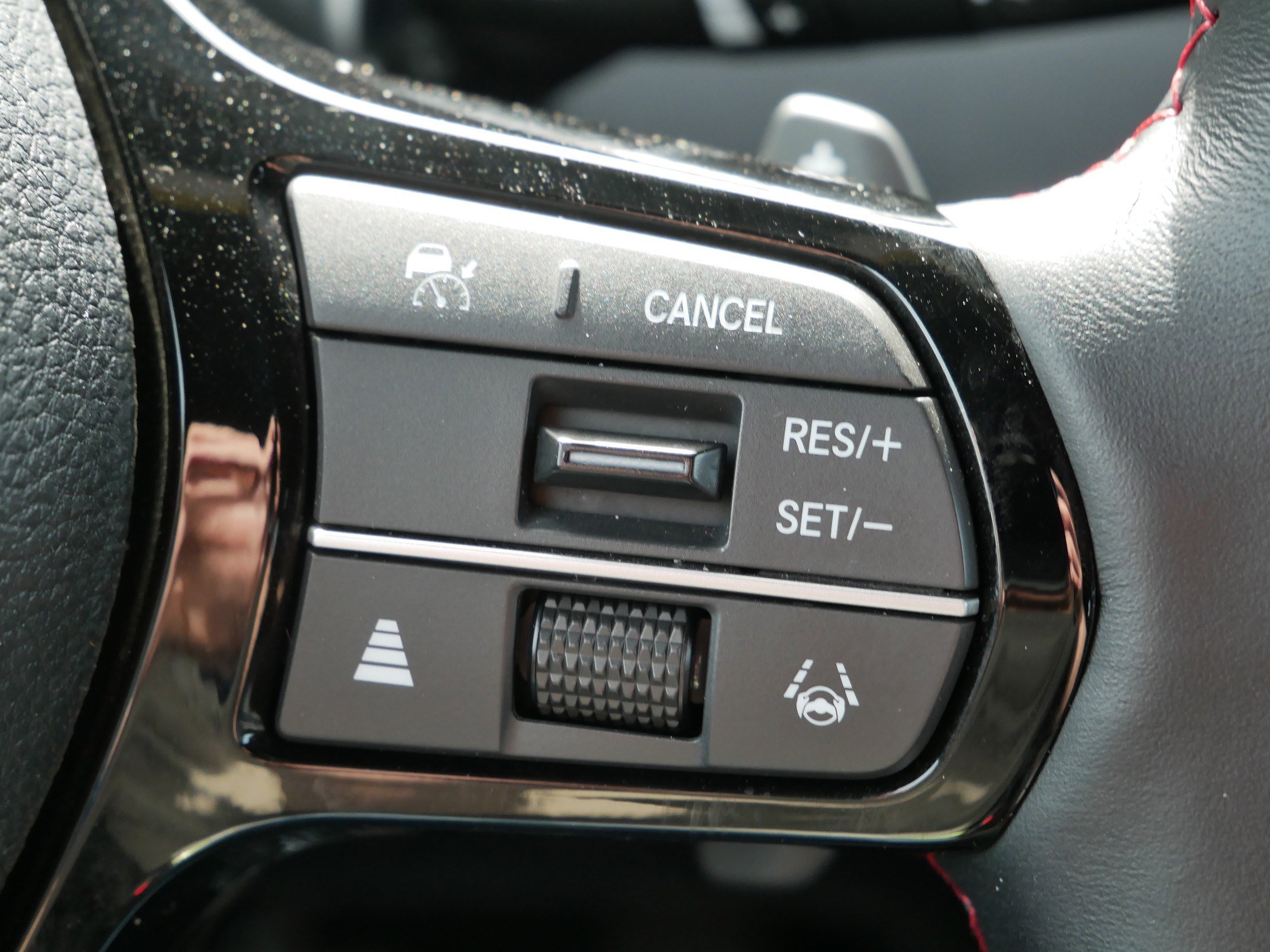 Certified 2025 Honda Pilot Black Edition image 30