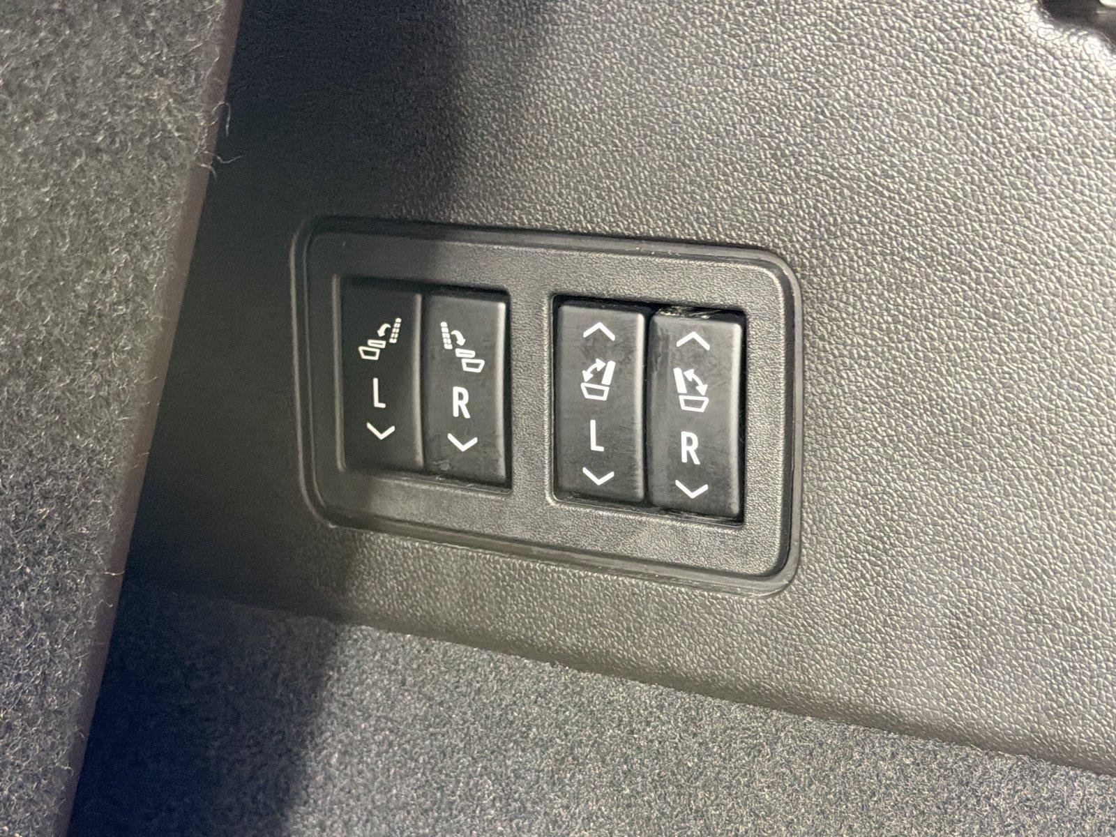 Used 2023 Cadillac XT6 Premium Luxury FWD image 19