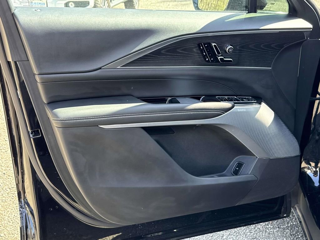 Used 2025 Cadillac Lyriq Sport image 24