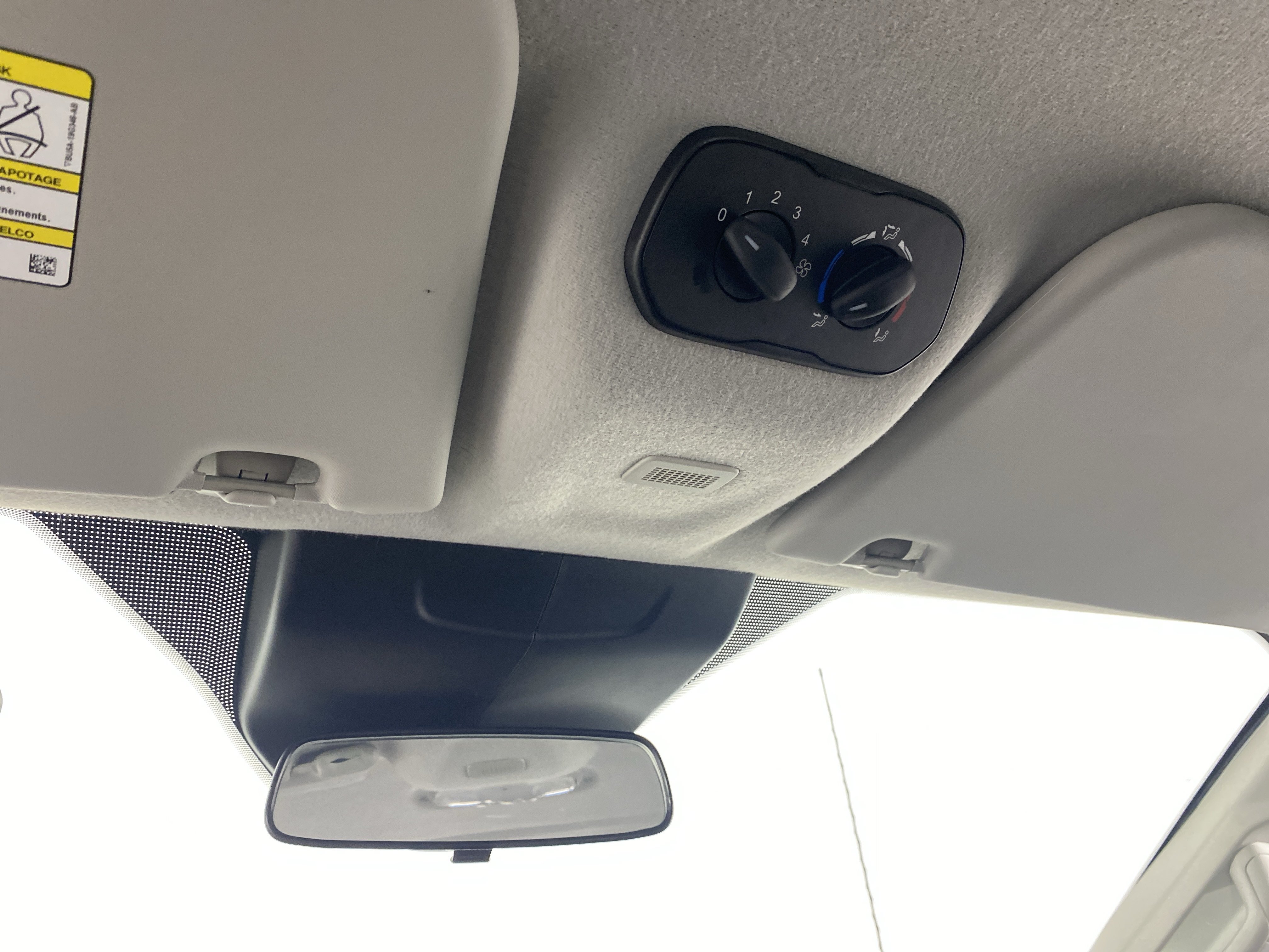 Used 2018 Ford Transit 150 XL RWD image 22