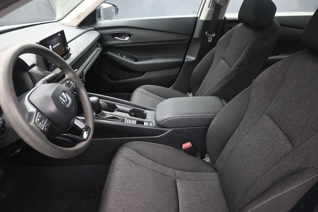 Used 2025 Honda Accord SE image 17
