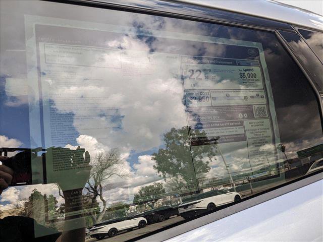 New 2024 Land Rover Range Rover Evoque Dynamic SE image 16