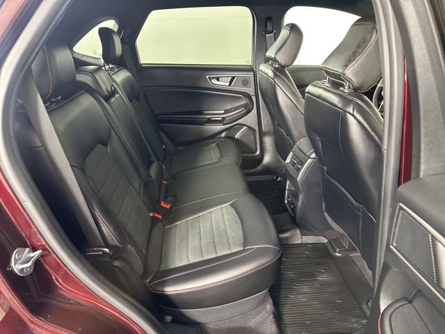 Used 2023 Ford Edge ST-Line w/ Class II Trailer Tow Package image 16