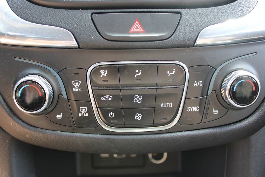 Used 2021 Chevrolet Equinox LT image 27