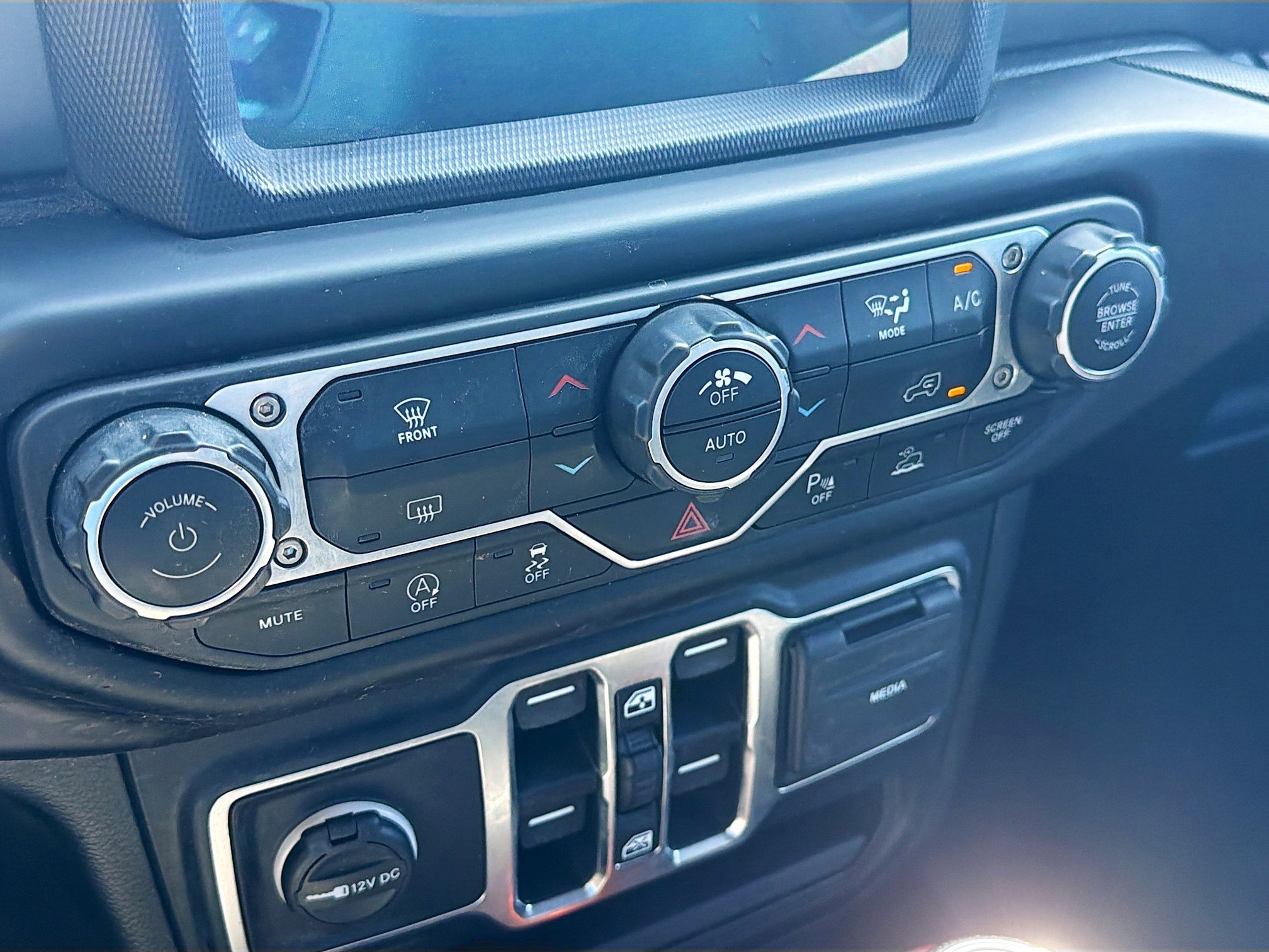 Used 2021 Jeep Gladiator Sport image 33