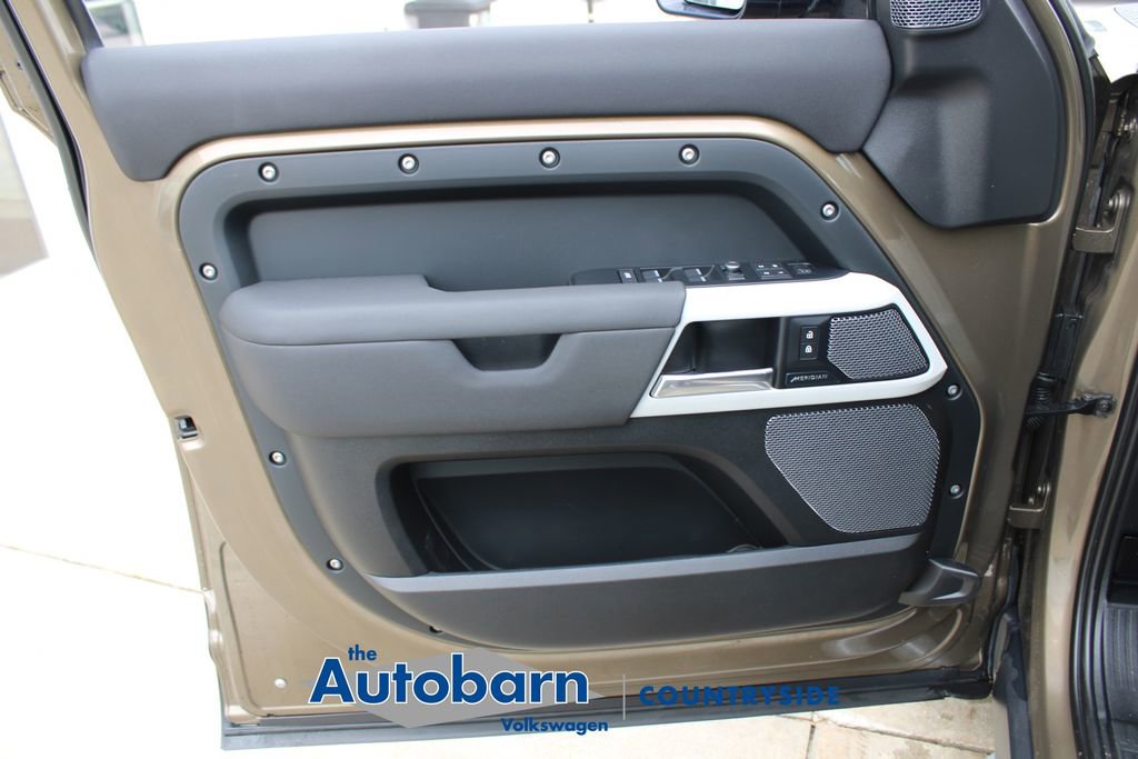 Used 2021 Land Rover Defender 110 SE AWD/4WD image 9