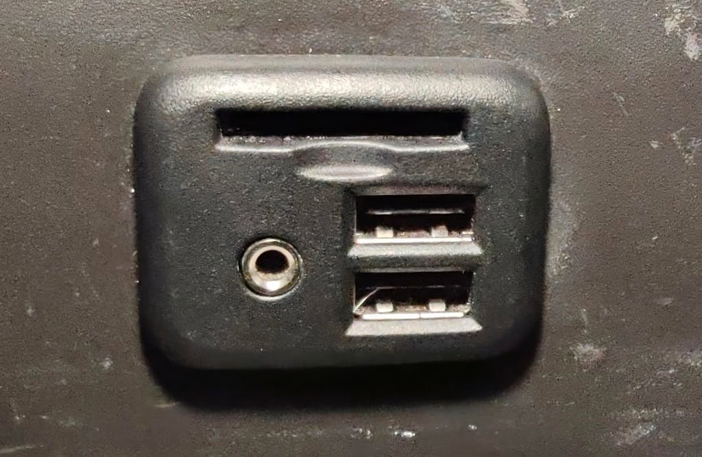 Used 2015 GMC Sierra 1500 SLE w/ SLE Value Package image 38