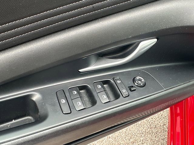 Used 2023 Hyundai Elantra Limited w/ Cargo Package image 16