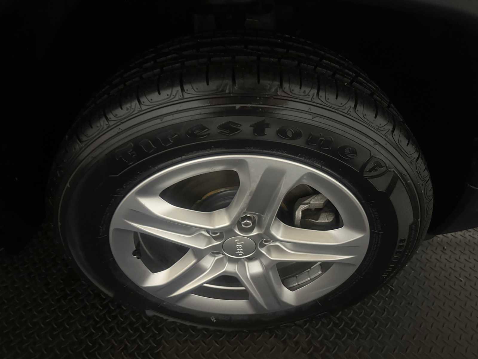 Used 2023 Jeep Compass Latitude image 12