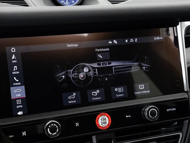 Certified 2025 Porsche Macan AWD/4WD image 18